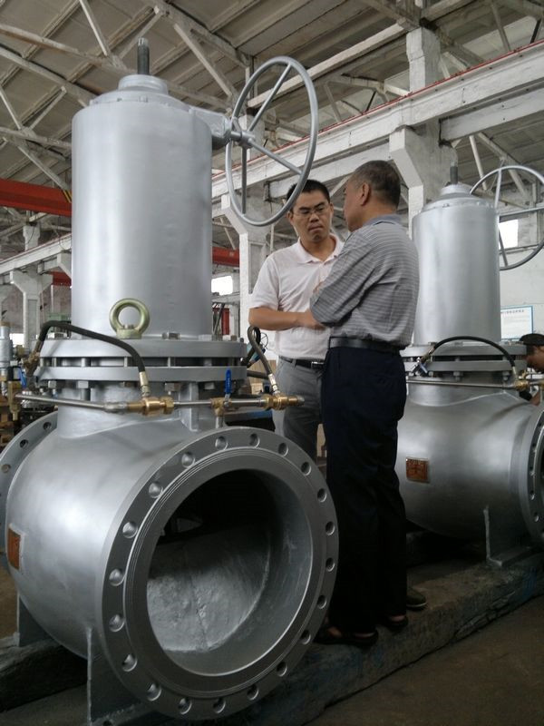 向家壩水電站工程師與時代中基工程師進(jìn)行技術(shù)交流 向家壩水電站工程師與時代中基工程師進(jìn)行技術(shù)交流